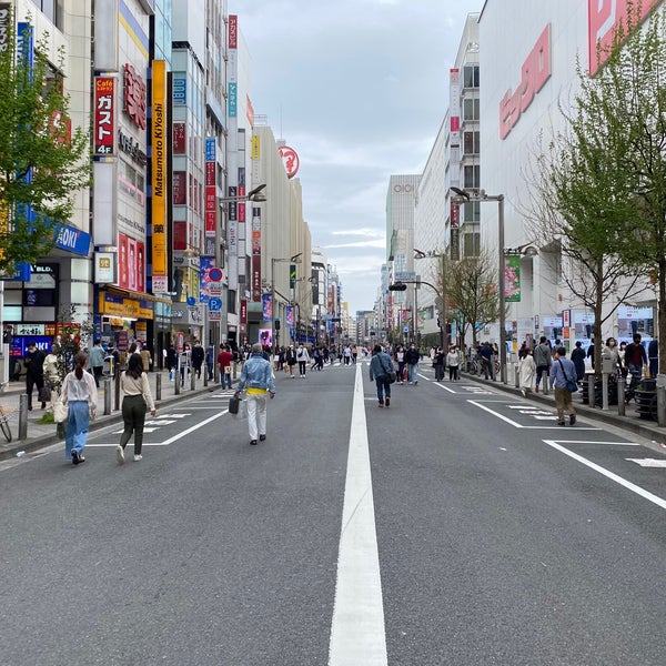 新宿の歩行者天国