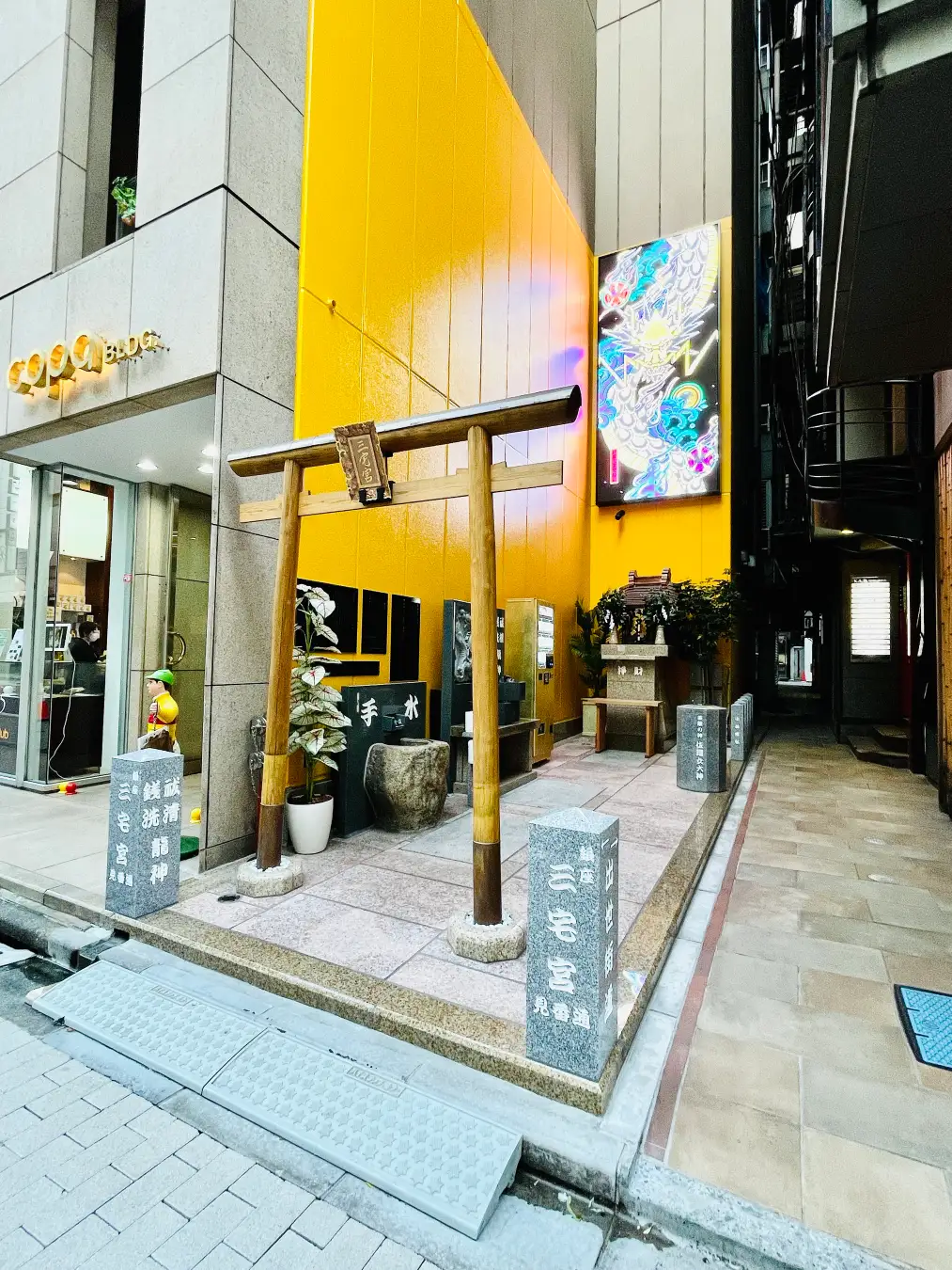 銀座にニューラッキースポット誕生！Dr.コパの神社には幸運の種が