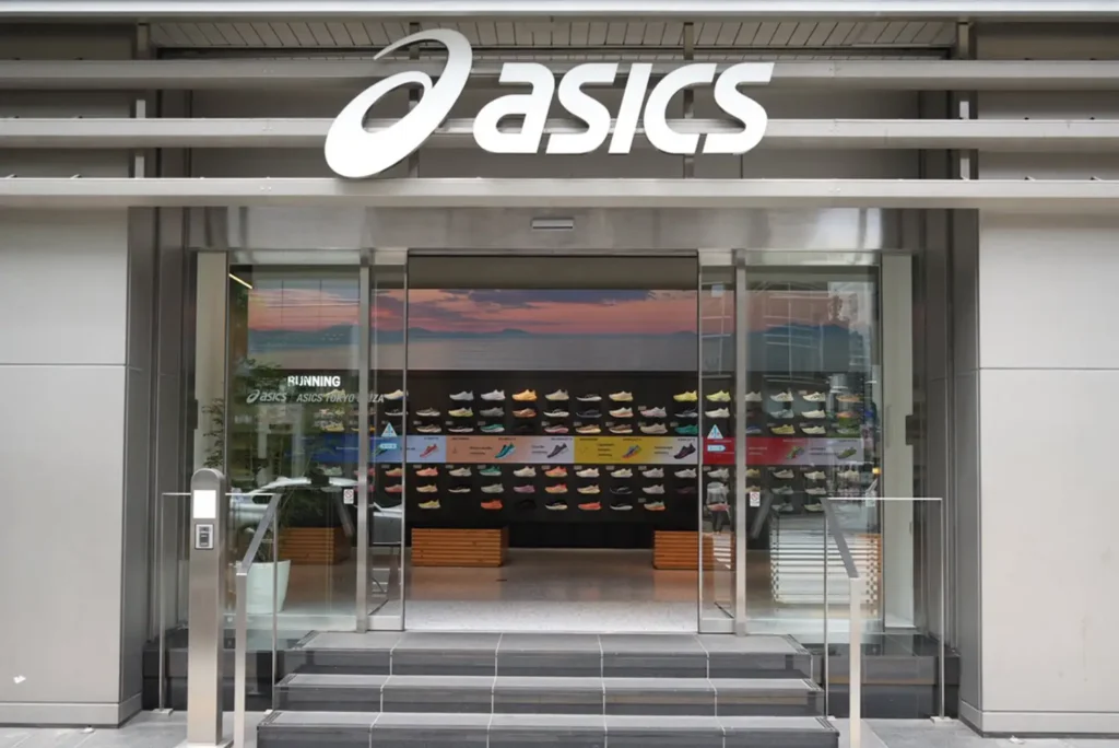 アシックスストア 1号店「ASICS TOKYO GINZA」がリニューアルオープン