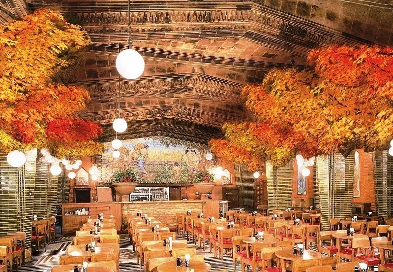 現存する日本最古のビヤホールに秋が訪れる「紅葉狩りビヤホール」で乾杯！