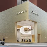 旗艦店であるコーチ銀座がオープン