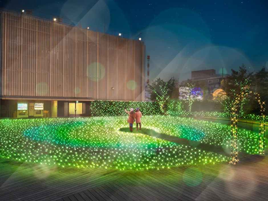 銀座の夜空のもとに３Dマッピング技術を使用したLEDイルミネーション登場