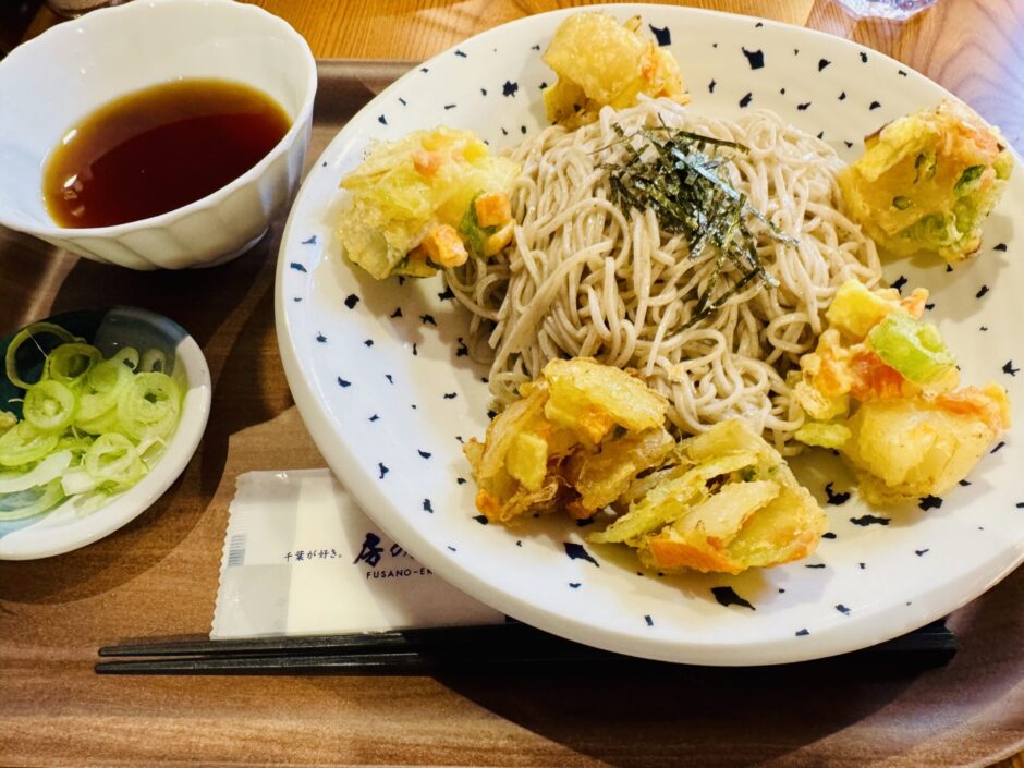 「歌舞伎そば」の再来か！？　歌舞伎座地下に『歌舞伎茶屋 房の駅』名物「大見得そば」が話題