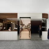 モスの新業態 MOSH Burger＆Bar が銀座にオープン　昼は本格バーガー、夜はバルに