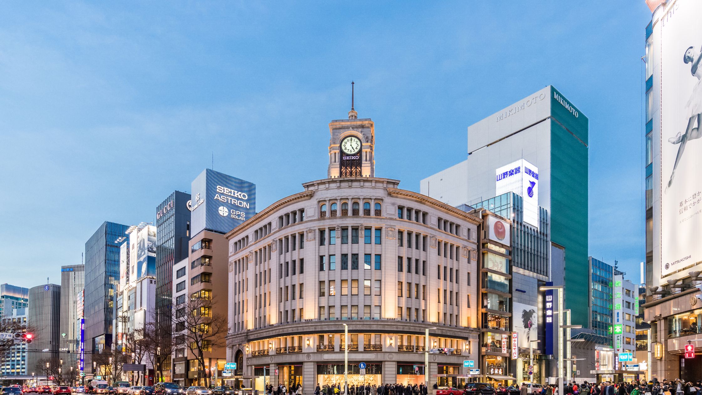 銀座四丁目交差点の夜景