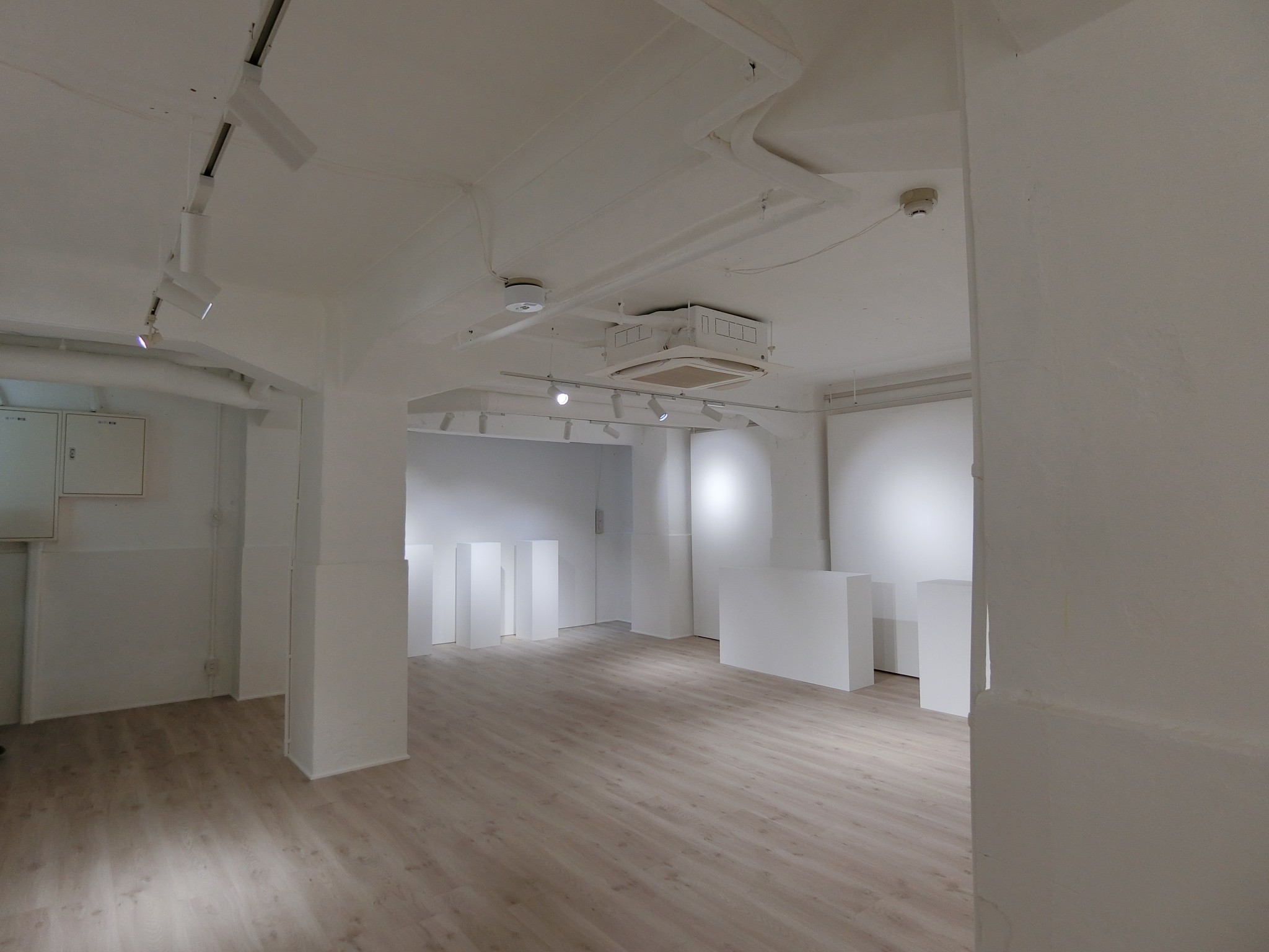 銀座アポロ昭和館 YOHAKUのギャラリー空間